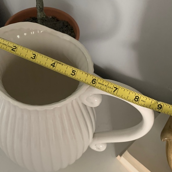 Ashland off white large pitcher ribbed shabby home‎ decor serving shelf table - Picture 7 of 8